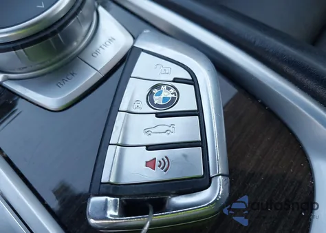 2022 BMW 740 I z USA, uszkodzony, nr VIN WBA7T2C07NCH74247